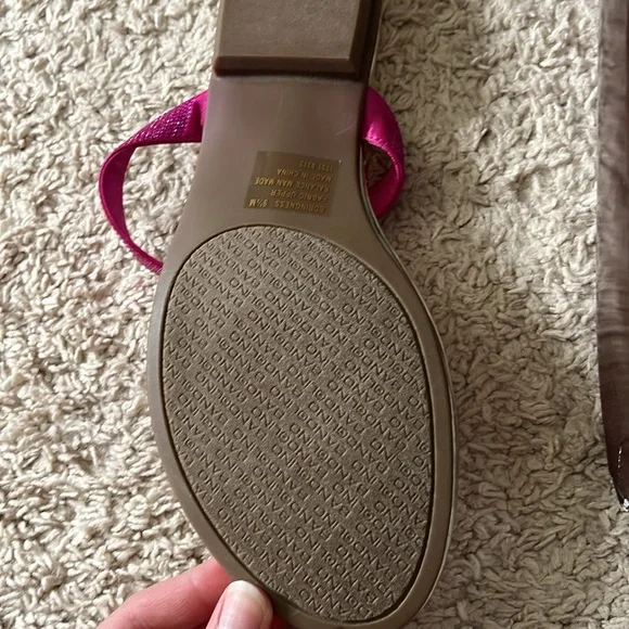 BRAND NEW IN BOX, Bandolino Pink Sandals, Size 9.5 - Picture 4 of 5